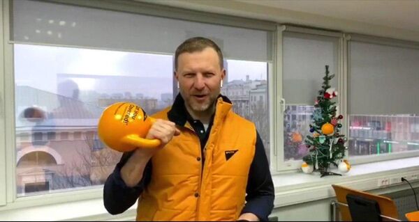 Директор по коммуникациям МИА Россия сегодня Пётр Лидов во время флешмоба в поддержку Sputnik Эстония  - Sputnik Армения