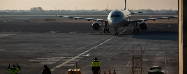 Самолет юбилейного рейса Ереван - Москва в аэропорту Звартноц (30 декабря 2019). Ереван - Sputnik Армения