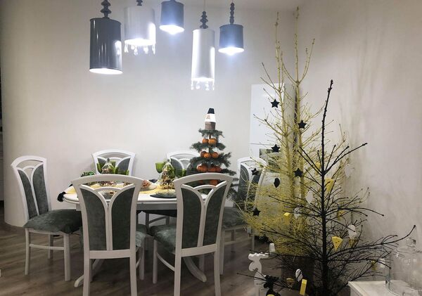 Վառ երևակայություն ու ճաշակ. գյումրեցի արվեստագետը հին իրերին Ամանորի շունչ է հաղորդում - Sputnik Արմենիա