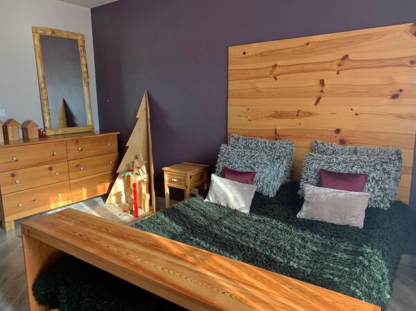 Վառ երևակայություն ու ճաշակ. գյումրեցի արվեստագետը հին իրերին Ամանորի շունչ է հաղորդում - Sputnik Արմենիա