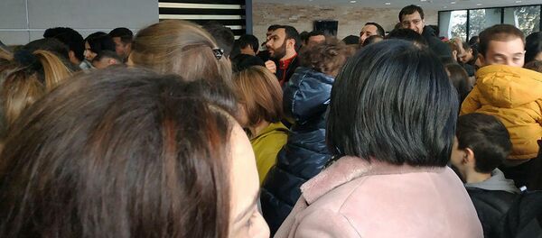 Армянские туристы на армяно-грузинской границе (31 декабря 2019).  - Sputnik Արմենիա