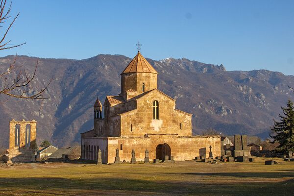 Каменный инстаграм, полумесяц на кресте: какие тайны может раскрыть Одзунский монастырь - Sputnik Армения