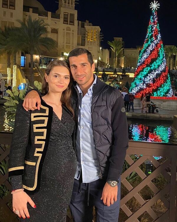 Ему 31 и он мечта миллионов: о феномене Мхитаряна судачат дети - Sputnik Армения