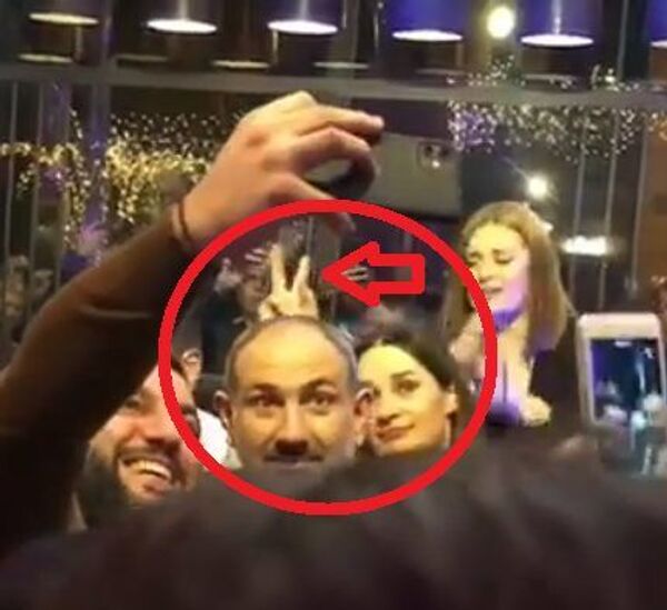 «Հայկական» Facebook-ի ամանորյա մեմերը․ ով է հայտնվել կատակասերների ուշադրության կենտրոնում «Հայկական» Facebook-ի ամանորյա մեմերը․ ով է հայտնվել կատակասերների ուշադրության կենտրոնում - Sputnik Արմենիա