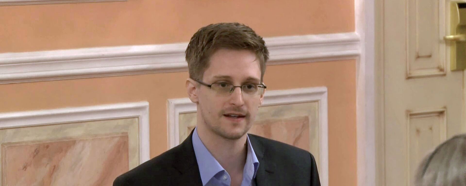 Эдвард Сноуден рассказал о прозрачности правительства на вручении премии Сэма Адамса (9 октября 2013). Москвa - Sputnik Армения, 1920, 23.09.2020
