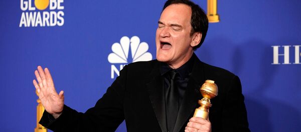 Квентин Тарантино с одной из двух наград Золотой глобус (5 января 2020). Беверли-Хиллз - Sputnik Արմենիա