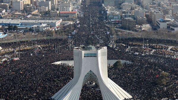 Траурная процессия по убитому иранскому генералу Касему Солеймани (6 января 2020). Тегеран - Sputnik Армения
