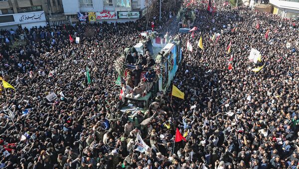 Траурная процессия по убитому иранскому генералу Касему Солеймани (7 января 2020). Керман, Иран - Sputnik Армения