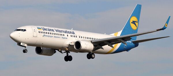 Самолет Boeing 737-8HX авиакомпании Ukraine International Airlines - Sputnik Армения