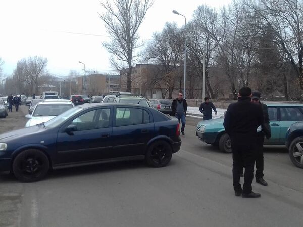 Страсти по роддому в армянском Маралике: жители перекрыли трассу - Sputnik Армения