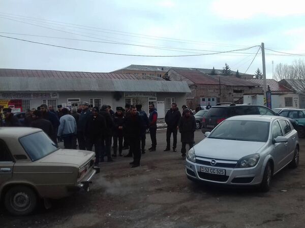 Страсти по роддому в армянском Маралике: жители перекрыли трассу - Sputnik Армения