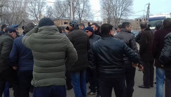 Жители общины Ани перекрыли трассу Гюмри-Ереван (8 января 2020). Маралик - Sputnik Армения
