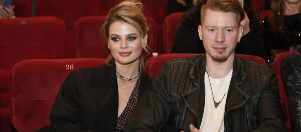 Певец Никита Пресняков с супругой Аленой - Sputnik Армения