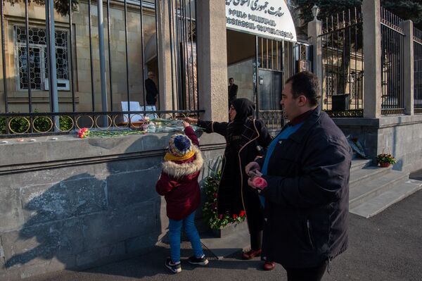 Смерть Сулеймани: Папикян четко выразил позицию Армении, вице-посол Ирана был краток - Sputnik Армения