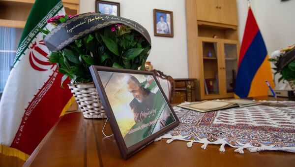 В Посольстве Ирана в Армении открыта книга соболезнований в связи с убийством иранского генерала Касема Хосейни (8 января 2020). Еревaн - Sputnik Армения