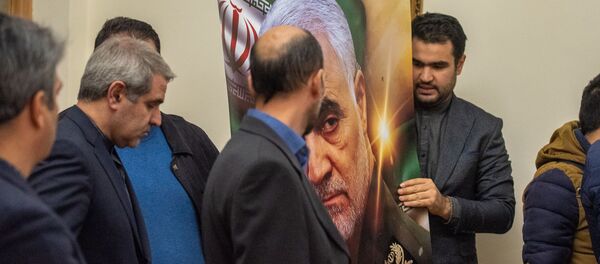 В Посольстве Ирана в Армении открыта книга соболезнований в связи с убийством иранского генерала Касема Хосейни (8 января 2020). Еревaн В Посольстве Ирана в Армении открыта книга соболезнований в связи с убийством иранского генерала Касема Хосейни (8 января 2020). Еревaн - Sputnik Армения