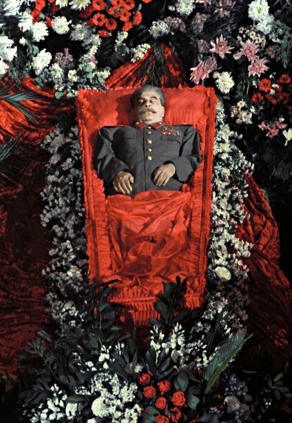 Смерть на похоронах, или Как иранский генерал Сулеймани напомнил Сталина - Sputnik Армения