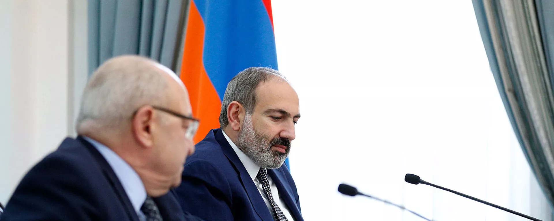 Премьер-министр Никол Пашинян принял членов Общественного совета во главе с председателем совета Вазгеном Манукяном (19 апреля 2019). Еревaн - Sputnik Армения, 1920, 16.12.2020