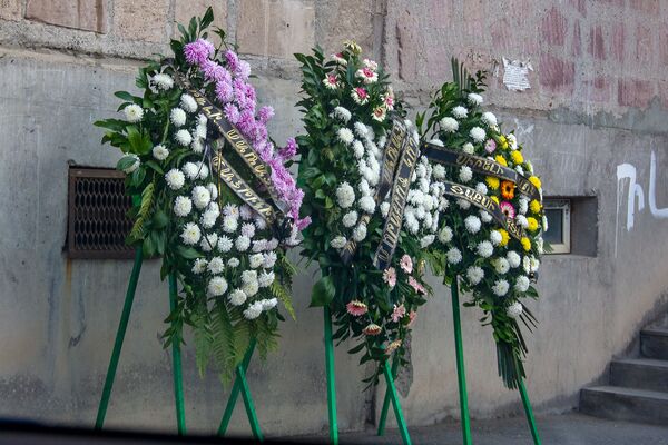 Даже если он сдохнет, ничего не изменится...: мать убитой 15-летней Сары Карапетян - Sputnik Армения