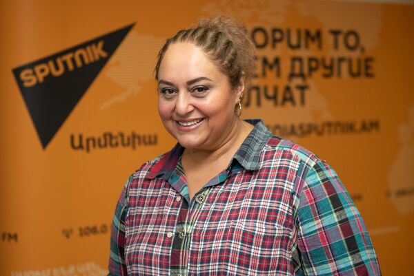 Понятие родитель N1 и N2 — недопустимо: армянские общественные деятели о решении Путина Понятие родитель N1 и N2 — недопустимо: армянские общественные деятели о решении Путина - Sputnik Армения