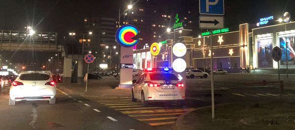 ТЦ Далма Гарден Молл после эвакуации - Sputnik Արմենիա