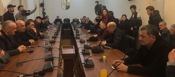 Депутаты приняли проект постановления с предложением об отставке президента Абхазии (9 января 2020). Сухуми Депутаты приняли проект постановления с предложением об отставке президента Абхазии (9 января 2020). Сухуми - Sputnik Արմենիա