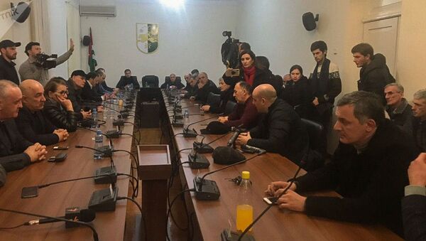 Депутаты приняли проект постановления с предложением об отставке президента Абхазии (9 января 2020). Сухуми - Sputnik Армения