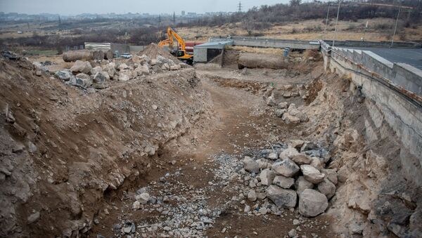 Строительные работы рядом с ТЦ Далма Гарден Молл (10 января 2020). Ереван - Sputnik Армения
