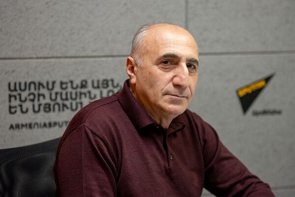 Լուն ո՞ւղտ են դարձնում, թե՞ իսկապես Հայաստանից զանգվածային արտագաղթ է սպասվում Լուն ո՞ւղտ են դարձնում, թե՞ իսկապես Հայաստանից զանգվածային արտագաղթ է սպասվում - Sputnik Արմենիա