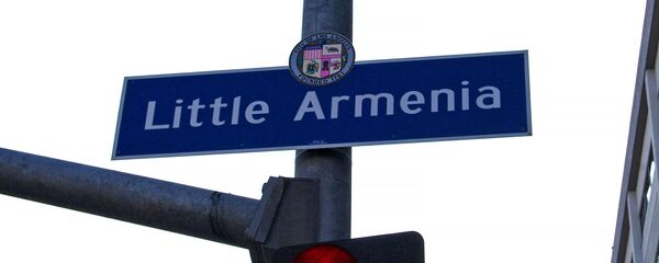 Городская вывеска на углу Вермонт-авеню и Бульвара Сансет, Лос Анджелес, Калифорния - Sputnik Արմենիա