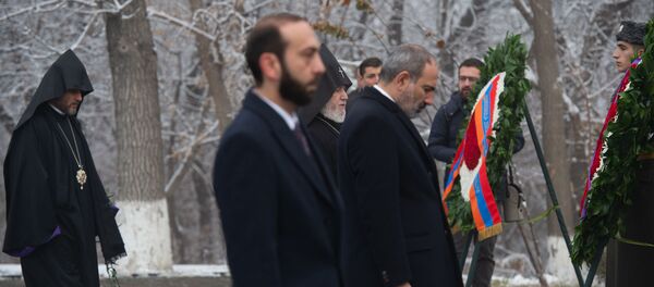 Цицернакаберд в день памяти жертв погромов в Баку (13.01.2020). Еревaн Цицернакаберд в день памяти жертв погромов в Баку (13.01.2020). Еревaн - Sputnik Армения