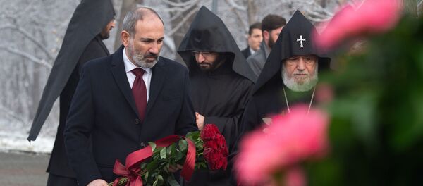Цицернакаберд в день памяти жертв погромов в Баку (13.01.2020). Еревaн - Sputnik Արմենիա