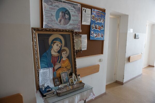 Գինեսի գրքում գրվելու արժանի ծնունդն ու 1 օրական Հրանտը. Մարալիկի ծննդատան ապագան անորոշ է - Sputnik Արմենիա