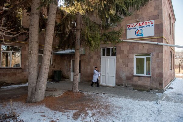 Գինեսի գրքում գրվելու արժանի ծնունդն ու 1 օրական Հրանտը. Մարալիկի ծննդատան ապագան անորոշ է - Sputnik Արմենիա