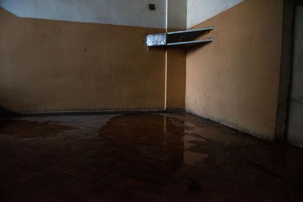 Половины редакции нет: главред газеты Новое время о пожаре в Доме печати Половины редакции нет: главред газеты Новое время о пожаре в Доме печати - Sputnik Армения