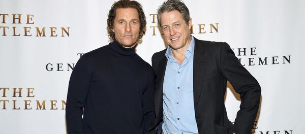 Актеры Мэтью Макконахи (слева) и Хью Грант во время фотосессии фильма Джентльмены (11 января 2020). Нью-Йорк - Sputnik Արմենիա