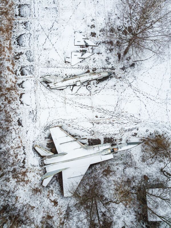 Տվերի մարզի զորամասերից մեկի ինքնաթիռների լքված կայանատեղի

 - Sputnik Արմենիա