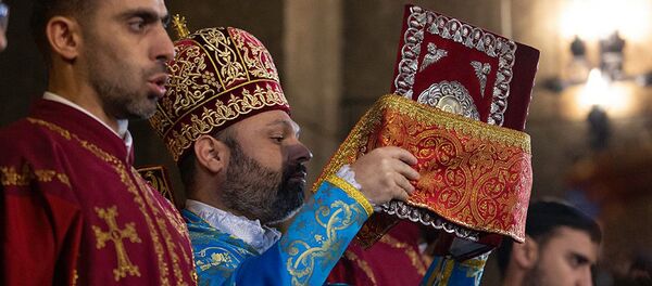 Поминальная литургия в память о жертвах погромов в Сумгаите Поминальная литургия в память о жертвах погромов в Сумгаите - Sputnik Армения