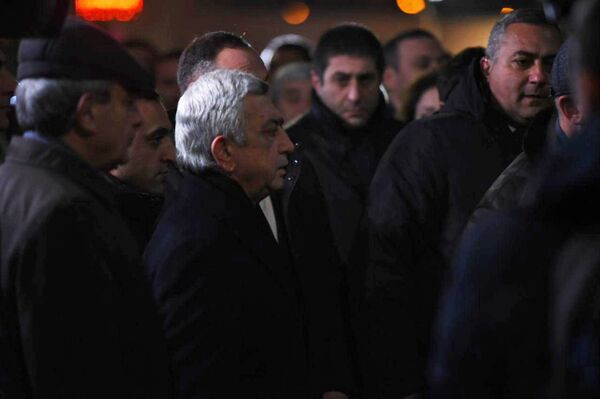 Գեորգի Կուտոյանի հոգեհանգիստն է. Սերժ Սարգսյանը մասնակցում է արարողությանը. լուսանկարներ Գեորգի Կուտոյանի հոգեհանգիստն է. Սերժ Սարգսյանը մասնակցում է արարողությանը. լուսանկարներ - Sputnik Արմենիա