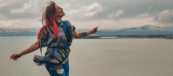 Татьяна Кукла на озере Севан Татьяна Кукла на озере Севан - Sputnik Արմենիա