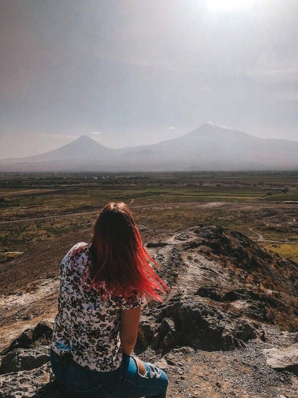 Любовь за тридевять земель: как Грузия свела армянина и русскую Куклу Любовь за тридевять земель: как Грузия свела армянина и русскую Куклу - Sputnik Армения