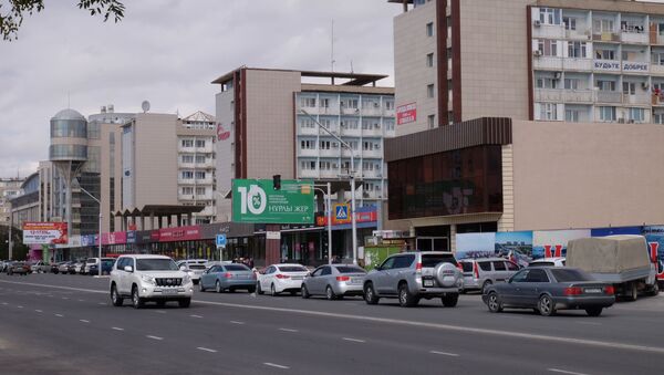 Автомобильное движение на центральной улице в Актау. - Sputnik Արմենիա