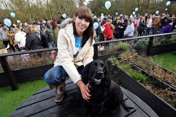 Песику осталось жить несколько дней: на последнюю прогулку с ним вышли сотни людей — фото - Sputnik Армения