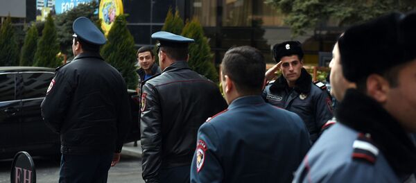 Стрельба в фойе Эребуни плаза (23 января 2020). Еревaн Стрельба в фойе Эребуни плаза (23 января 2020). Еревaн - Sputnik Արմենիա