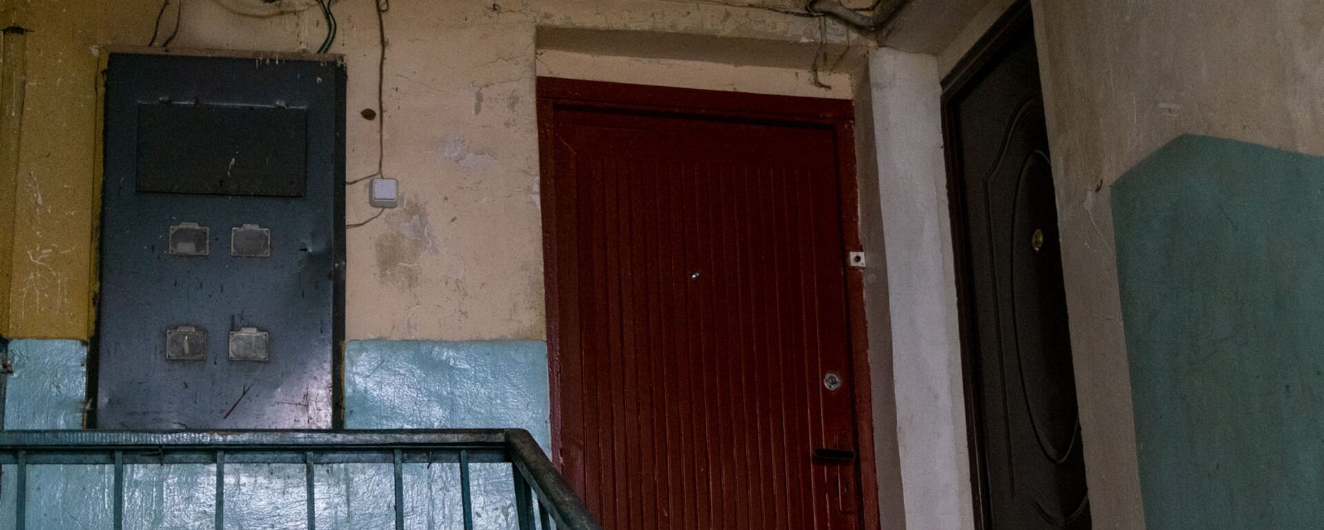 Дверь квартиры Артура Торосяна, устроившего стрельбу в Эребуни плаза (24 января 2020). Еревaн - Sputnik Արմենիա, 1920, 11.01.2022