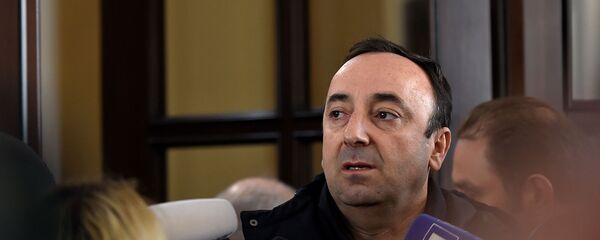 Председатель Конституционного суда Армении Грайр Товмасян отвечает на вопросы журналистов после проведения обыска СК (24 января 2020). Еревaн - Sputnik Армения
