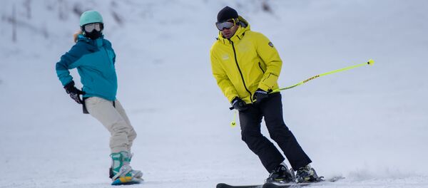 Посетители канатной дороги в Цахкадзоре Посетители канатной дороги в Цахкадзоре - Sputnik Армения
