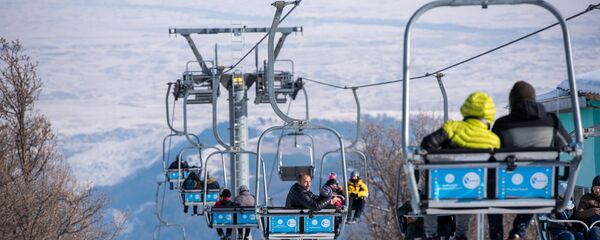 Посетители канатной дороги в Цахкадзоре Посетители канатной дороги в Цахкадзоре - Sputnik Արմենիա