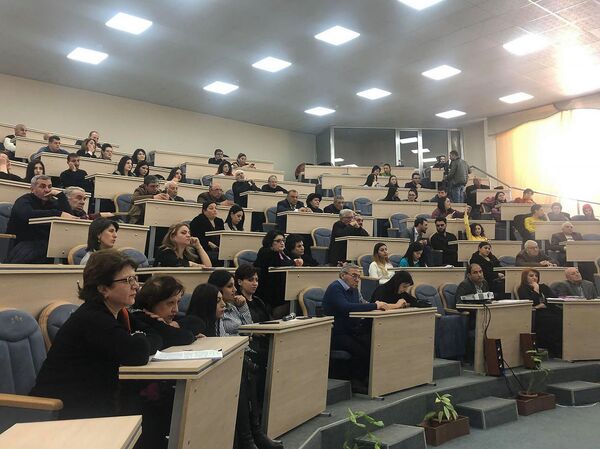 Ի՞նչ հարաբերությունների մեջ է Արայիկ Հարությունյանը Շիրակի մայր բուհի ռեկտորի ԺՊ-ի հետ Ի՞նչ հարաբերությունների մեջ է Արայիկ Հարությունյանը Շիրակի մայր բուհի ռեկտորի ԺՊ-ի հետ - Sputnik Արմենիա