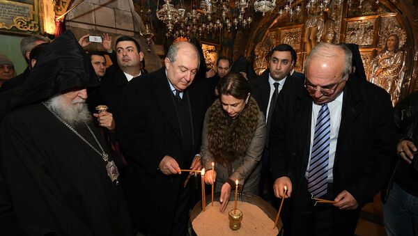 Президент Армен Саркисян и госпожа Саркисян посетили Храм Святого Воскресения (25 января 2020). Иерусалим - Sputnik Արմենիա
